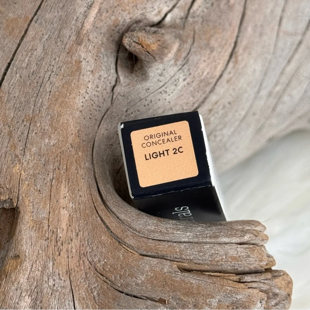 bareMinerals Original Liquid Mineral Concealer - Light 2C